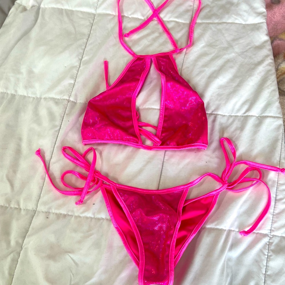 2 piece custom rave set